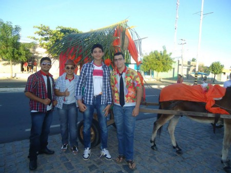 Capitulo apodiense participa da “Passeata das Carroças” - Apodi/RN